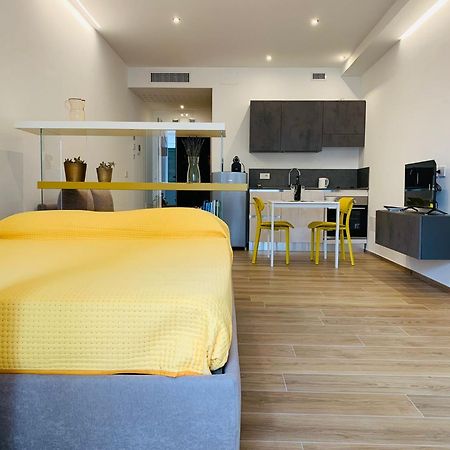 Domus13-With Private Parking Apartman Bari Kültér fotó