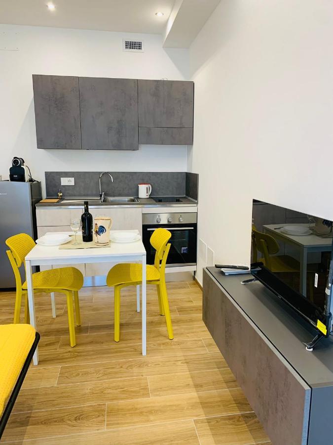 Domus13-With Private Parking Apartman Bari Kültér fotó