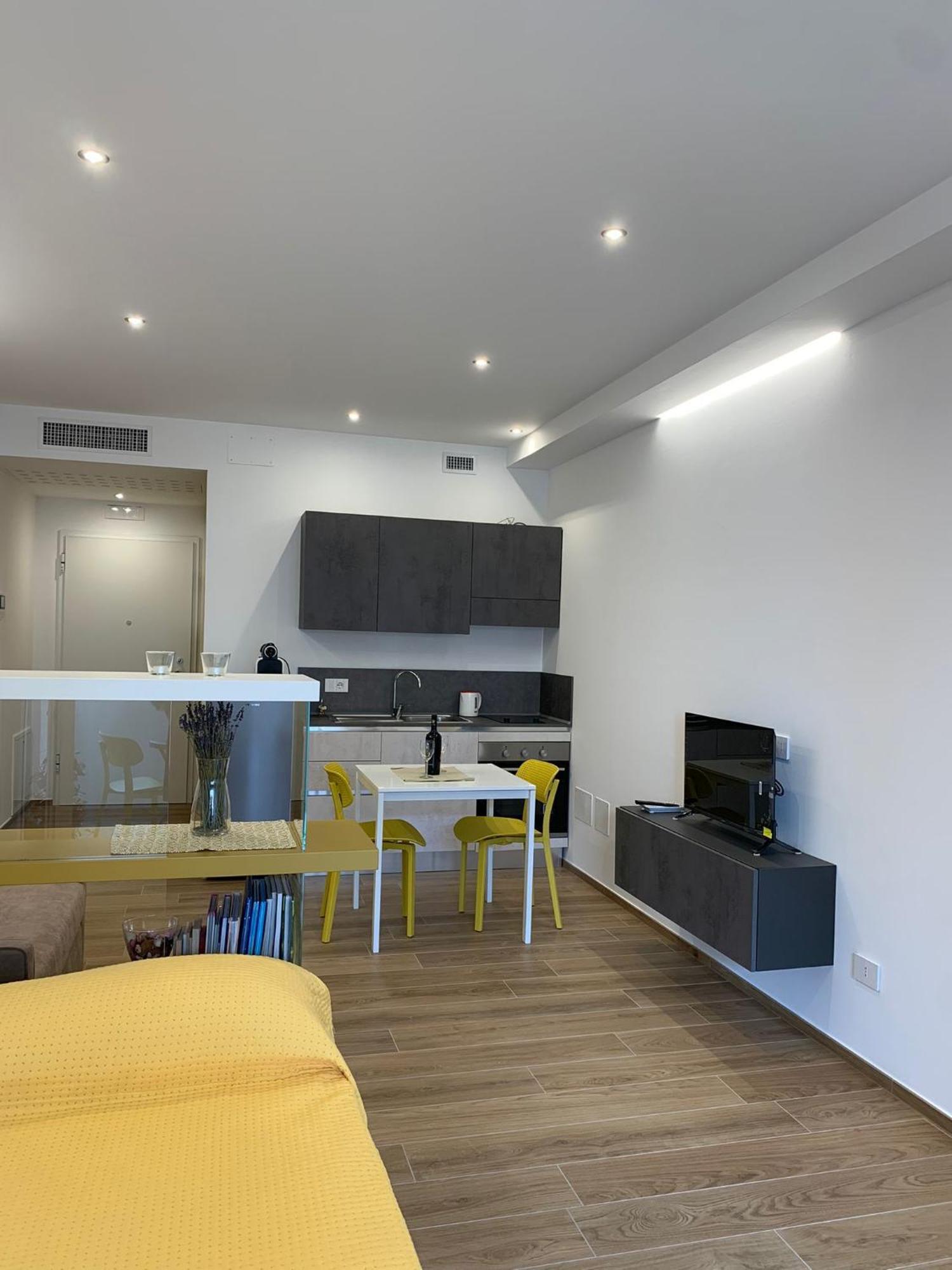 Domus13-With Private Parking Apartman Bari Kültér fotó